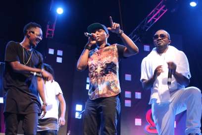 PATORANKING-REMINSCE-AND-ICE-PRINCE-PERFORMING